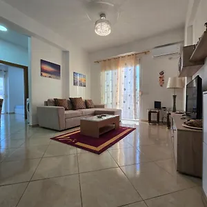 Modern , Quiet , Family Friendly & Fully Furnished Appartamento